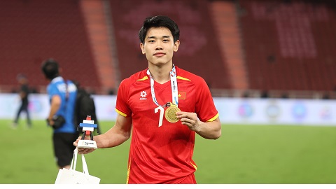 Quả bóng vàng 2025: Đình Bắc ‘đấu’ với Quang Hải, Hoàng Đức?